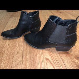 Charlotte Russe Black Bootie style Boots Size 9